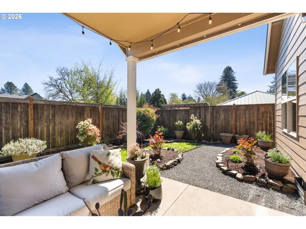 $525,000 | 346 River Loop 1, Eugene, OR 97404