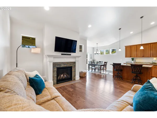 $525,000 | 346 River Loop 1, Eugene, OR 97404