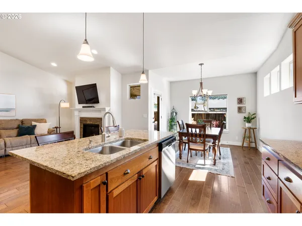 $525,000 | 346 River Loop 1, Eugene, OR 97404