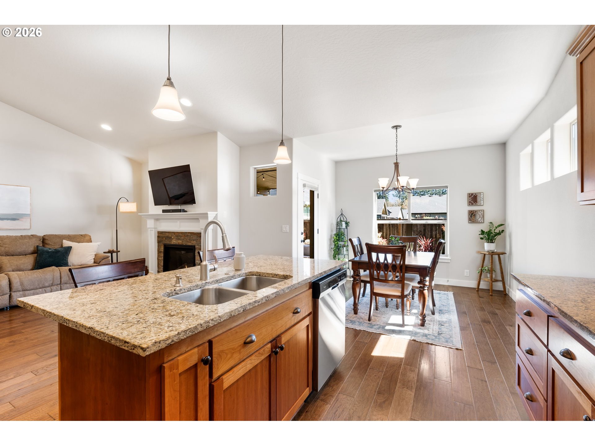 346 River Loop 1 Eugene, OR 97404 - Photo 6 of 22 Living Room/Dining Room