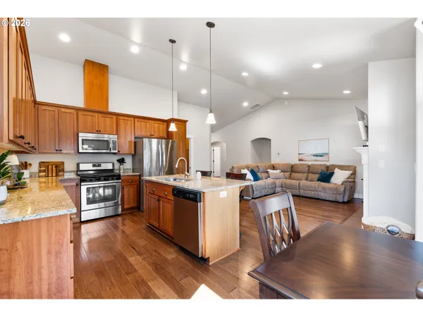 $525,000 | 346 River Loop 1, Eugene, OR 97404