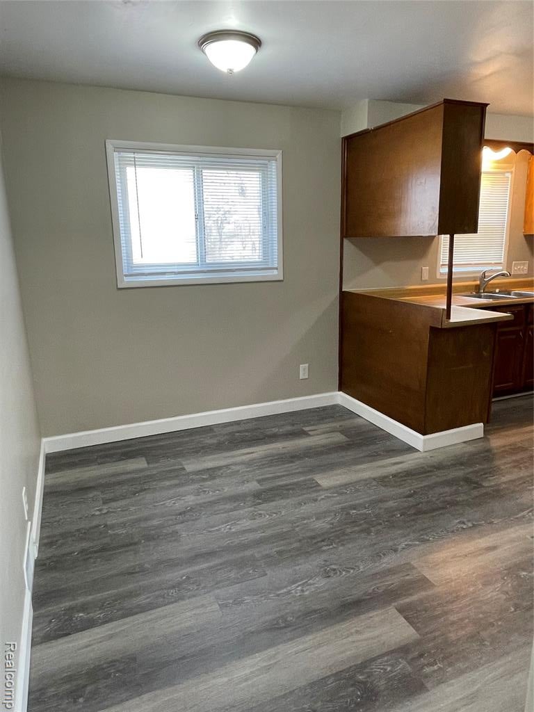 1173 Featherstone Road Pontiac, MI 48342 - Photo 6 of 23 Gallery Image 6