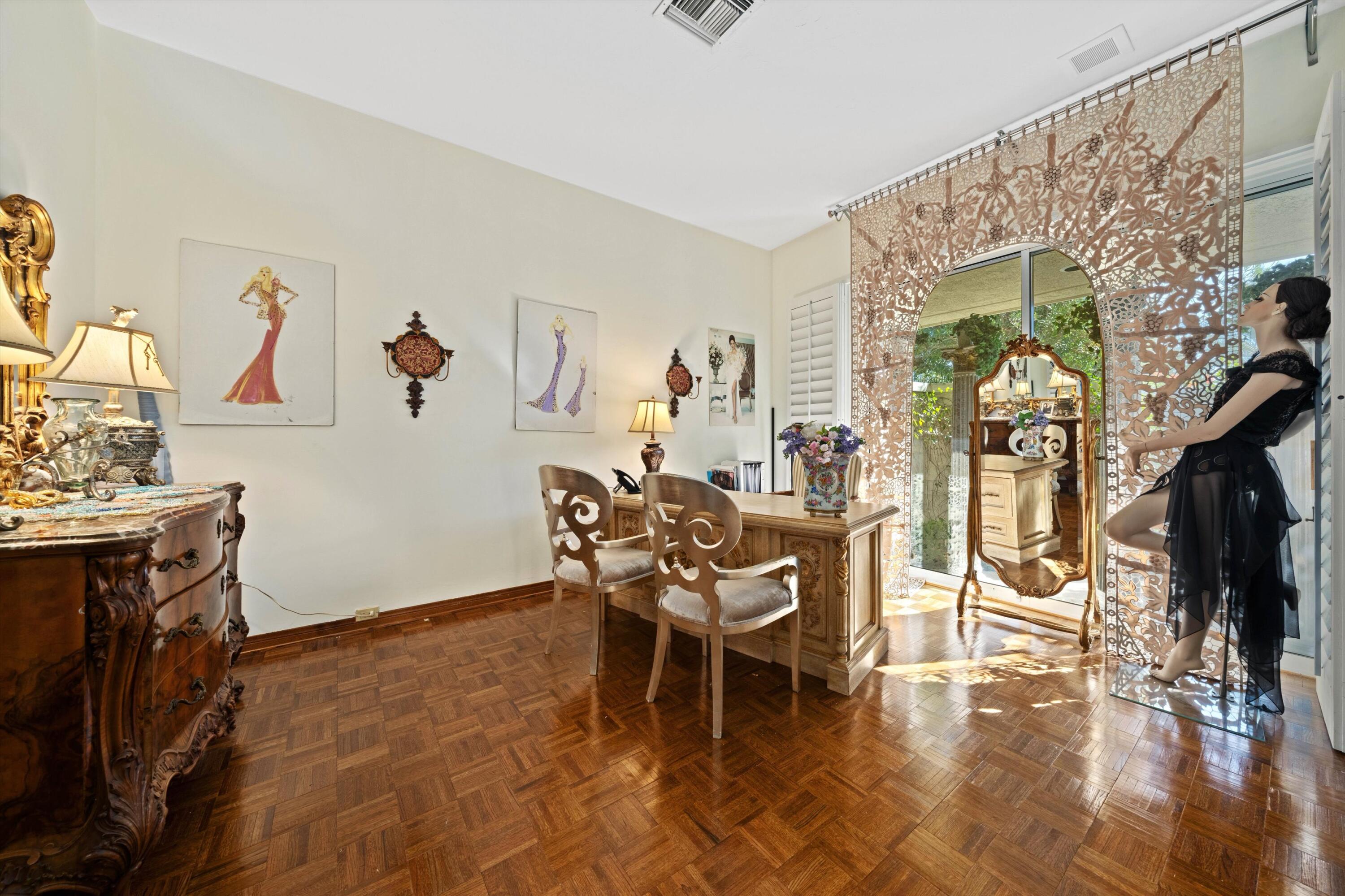 42 Fincher Way Rancho Mirage, CA 92270 - Photo 29 of 43 Guest bedroom #1 sitting room
