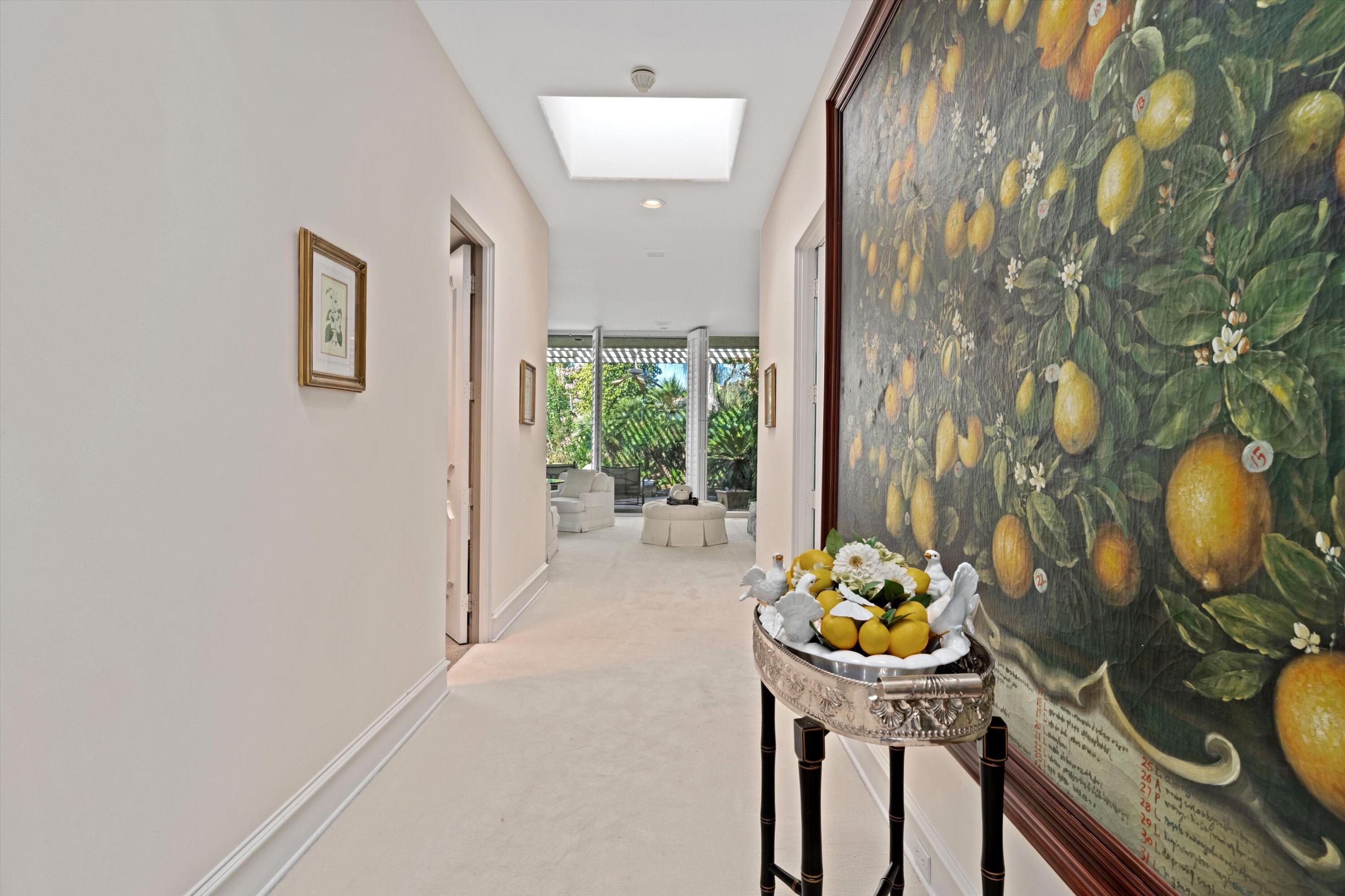 42 Fincher Way Rancho Mirage, CA 92270 - Photo 35 of 43 Primary entry hallway