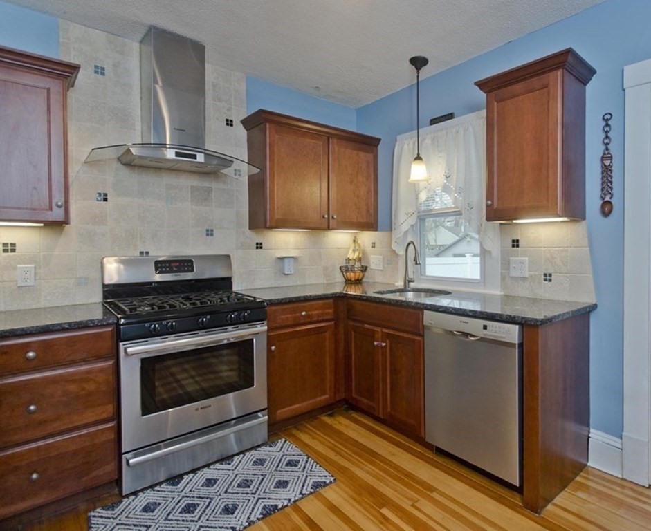 148 Belvidere Street Springfield, MA 01108 - Photo 6 of 41 Gallery Image 6