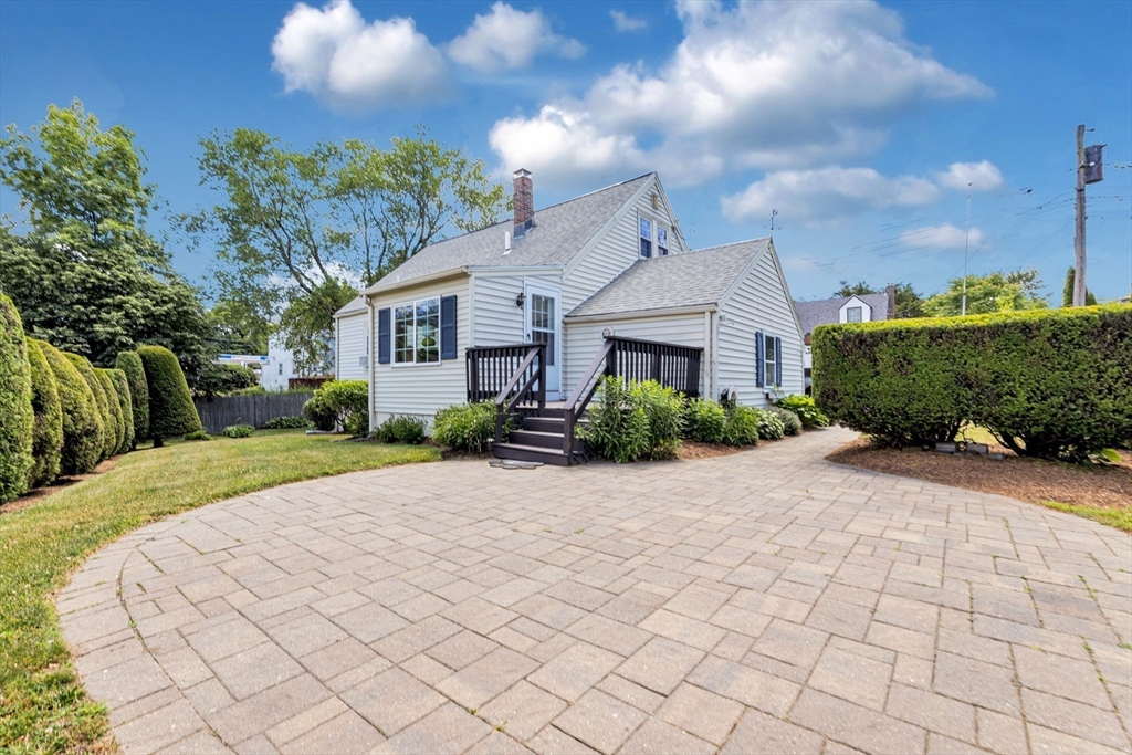 36 Bonad Road Boston, MA 02132 - Photo 20 of 24