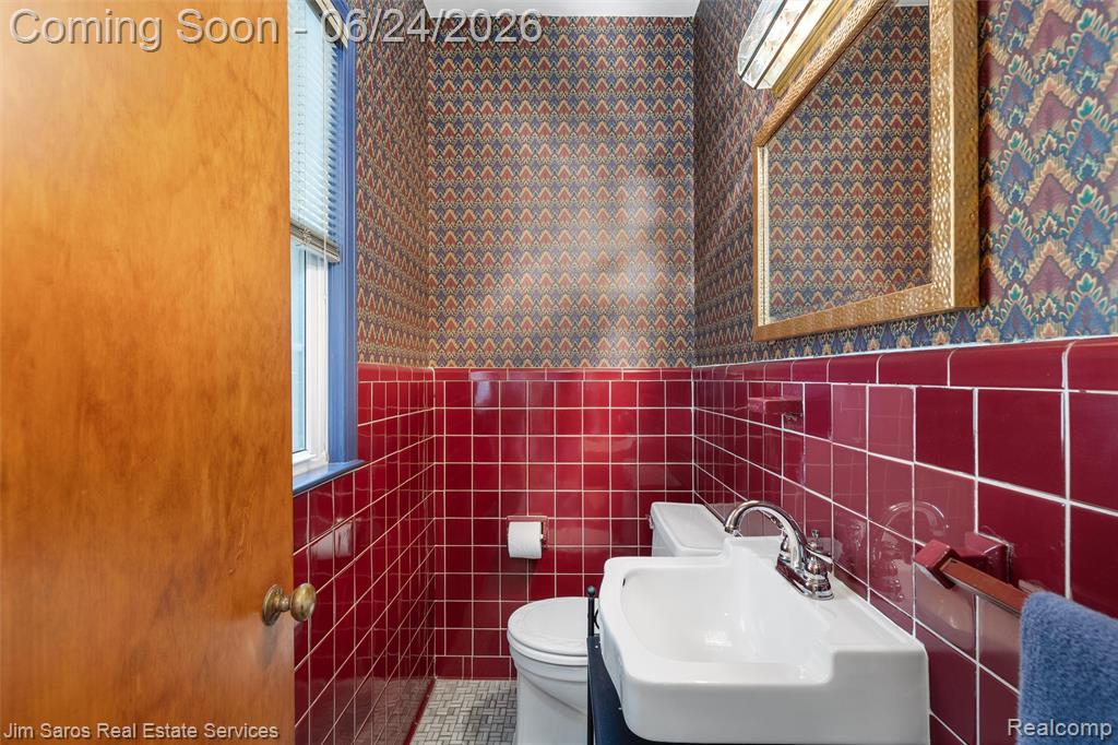 461 Allard Road Grosse Pointe, MI 48236 - Photo 12 of 38
