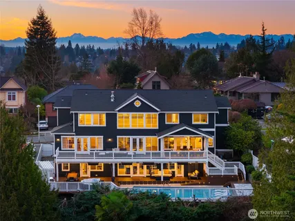$4,940,000 | 6016 Princeton Avenue Northeast, Seattle, WA 98115