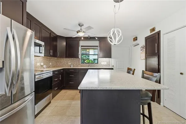 $260,000 | 270 Southwest South River Drive, Unit 106, Stuart, FL 34997