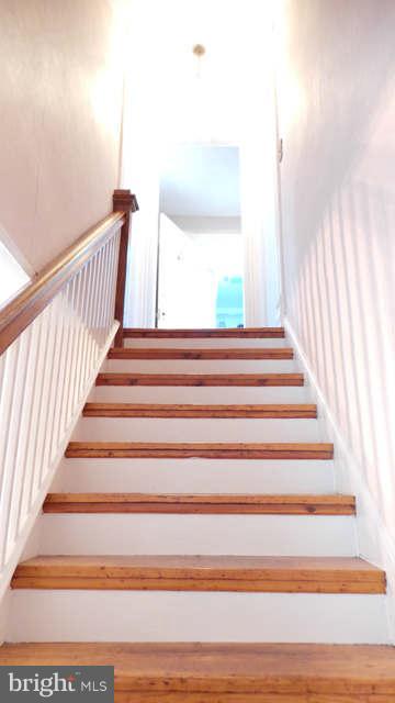 7200 Highbridge Road Bowie, MD 20720 - Photo 14 of 26 Stairway to Upper Level