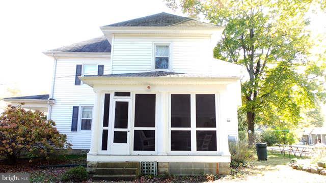 7200 Highbridge Road Bowie, MD 20720 - Photo 4 of 26 Right Side of House