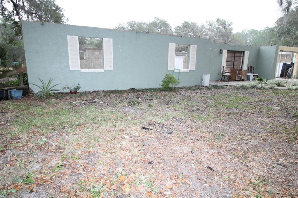 8725 Treasure Island Road Leesburg, FL 34788 - Photo 4 of 27 a view of outdoor space and yard