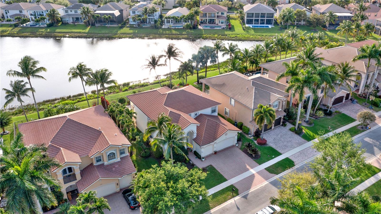 11052 Sunset Ridge Circle Boynton Beach, FL 33473 - Photo 3 of 63 Gallery Image 3