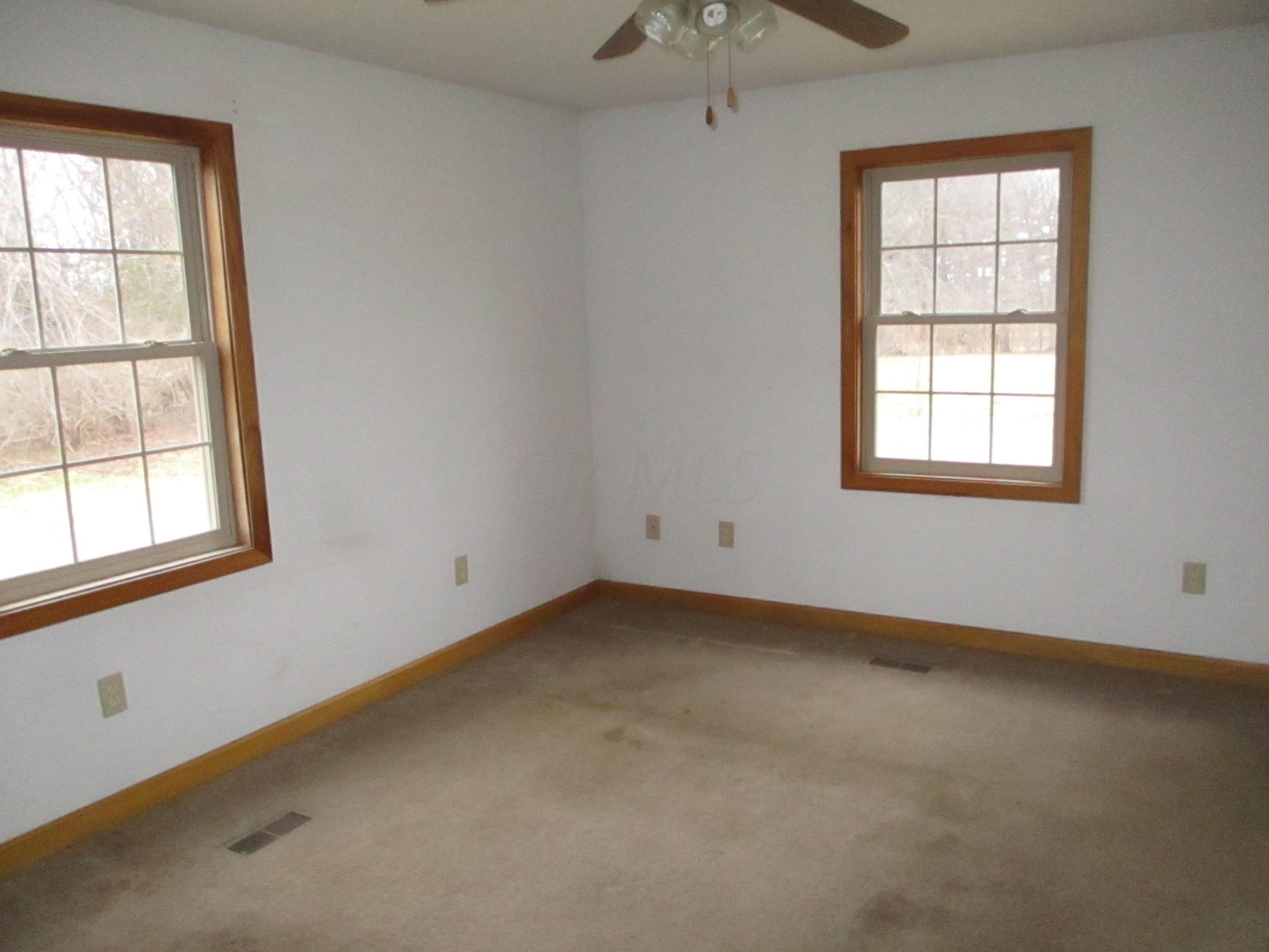 22651 Ringgold Southern Road Circleville, OH 43113 - Photo 16 of 20