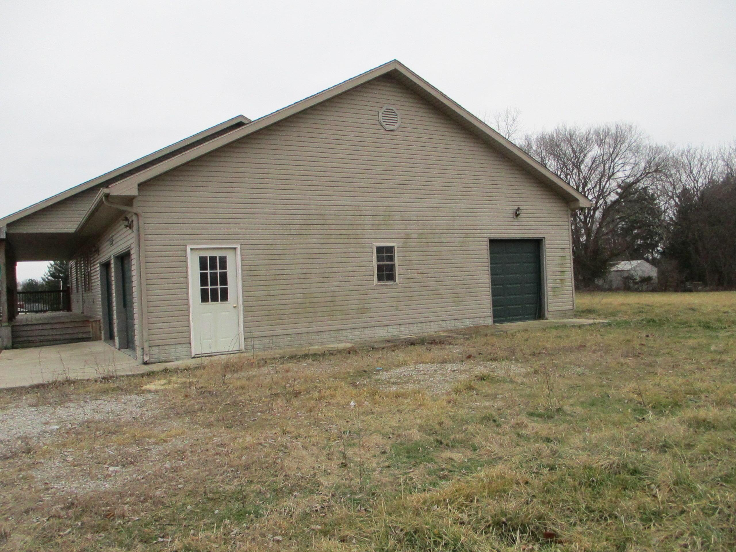 22651 Ringgold Southern Road Circleville, OH 43113 - Photo 3 of 20