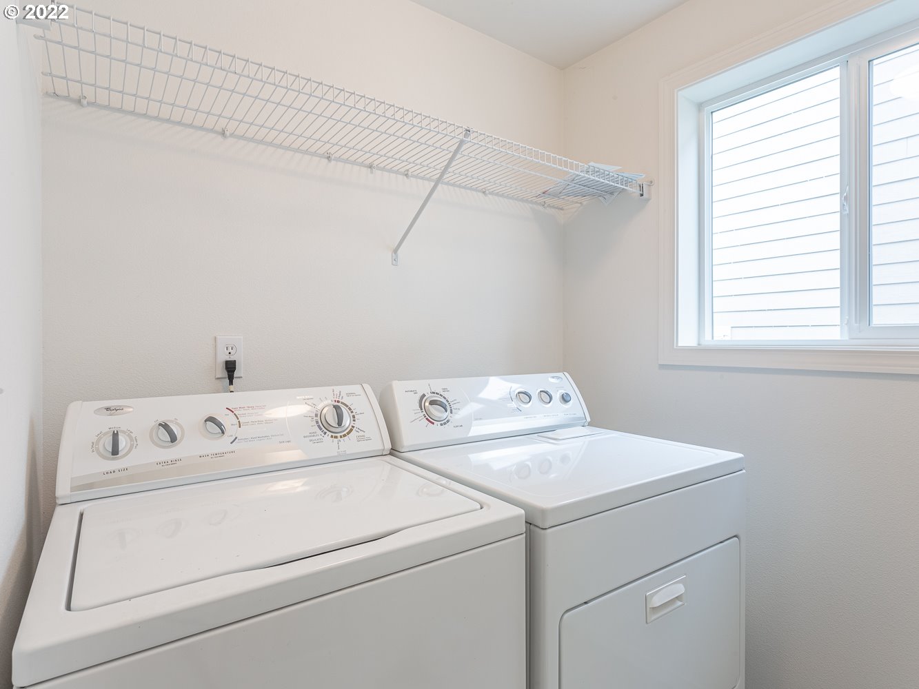 3206 South 2nd Way Ridgefield, WA 98642 - Photo 16 of 32 a utility room with dryer and washer