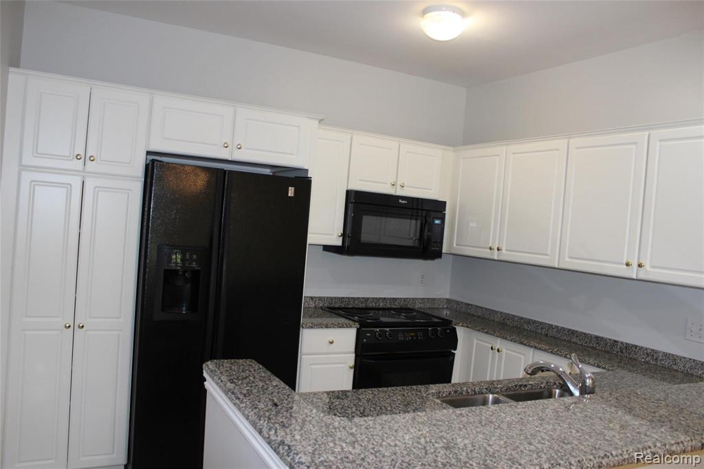 45681 North Stonewood Road, Unit 59 Canton, MI 48187 - Photo 19 of 63