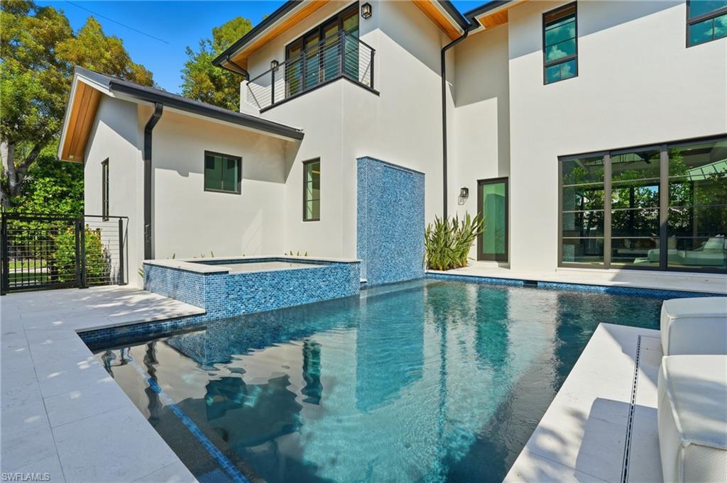 349 2nd Avenue North Naples, FL 34102 - Photo 15 of 40