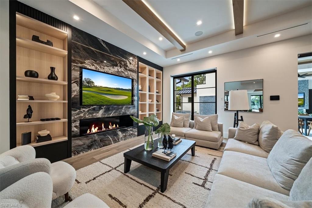 349 2nd Avenue North Naples, FL 34102 - Photo 7 of 40