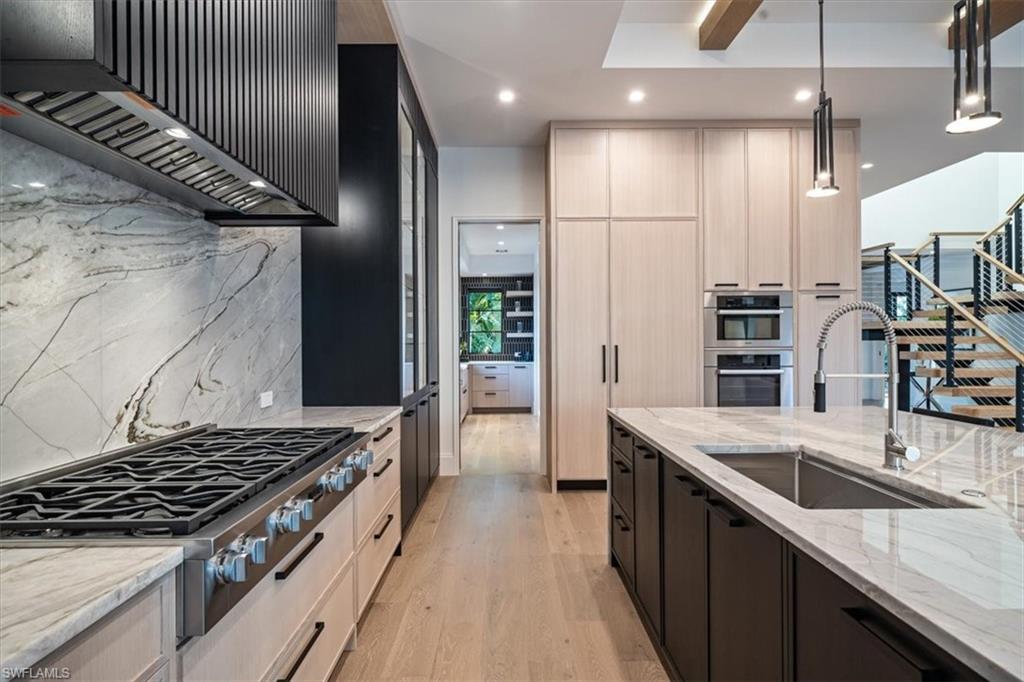 349 2nd Avenue North Naples, FL 34102 - Photo 9 of 40