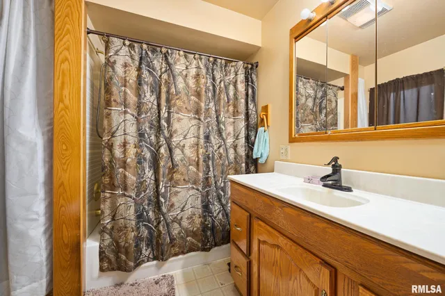 $599,000 | 1014 Bricktown Road, Lowpoint, IL 61545