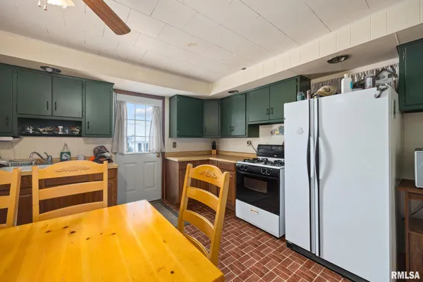 $599,000 | 1014 Bricktown Road, Lowpoint, IL 61545