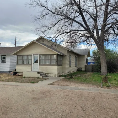 $95,000 | 136 West 3rd Street, Lingle, WY 82223