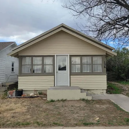 $95,000 | 136 West 3rd Street, Lingle, WY 82223