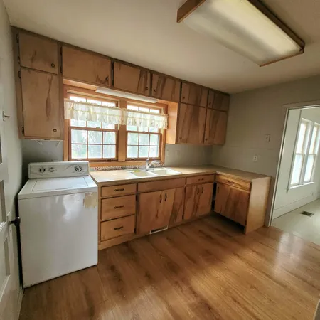 $95,000 | 136 West 3rd Street, Lingle, WY 82223