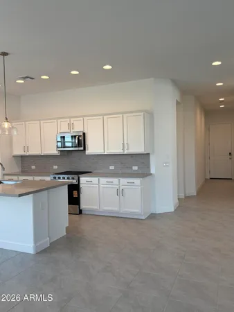 $2,400 | 2921 East Msn Lane, San Tan Valley, AZ 85140