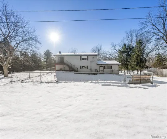$330,000 | 10401 Willow Road, Willis, MI 48191