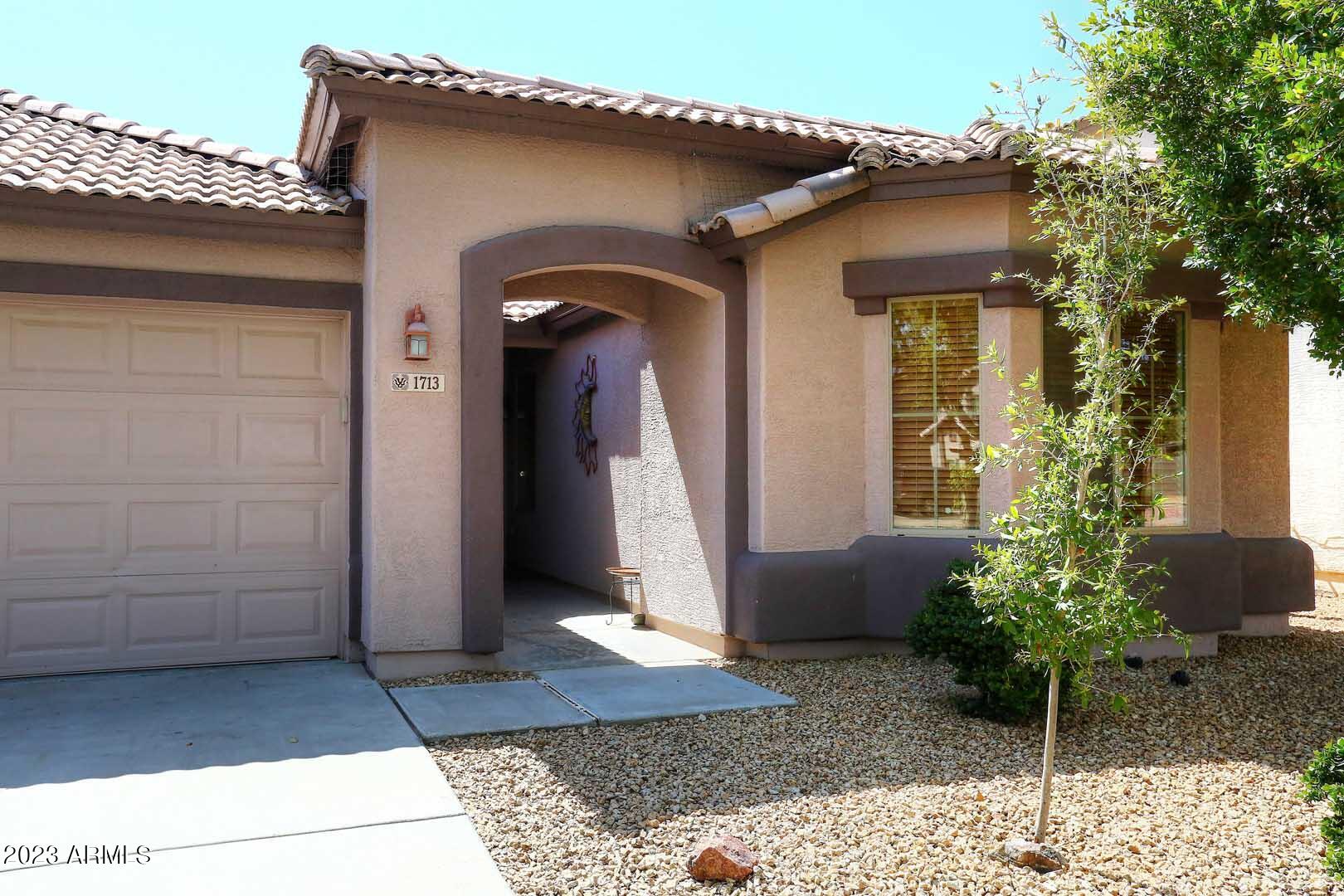 1713 East Beverly Road Phoenix, AZ 85042 - Photo 4 of 43 Entry