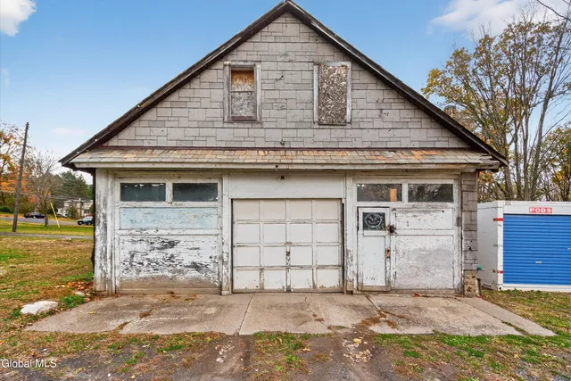 $449,900 | 810 Sacandaga Road, Glenville, NY 12302