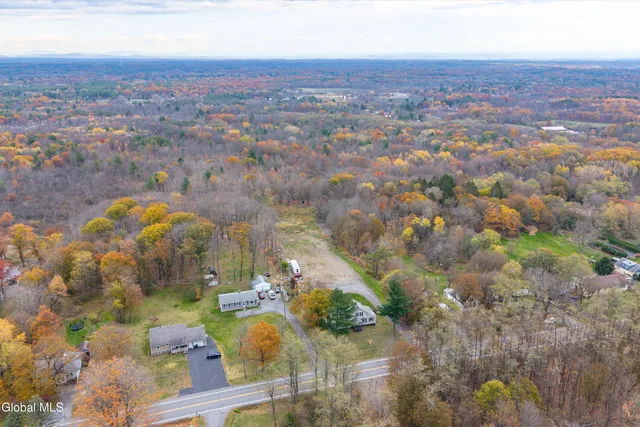 $399,900 | 810 Sacandaga Road, Glenville, NY 12302