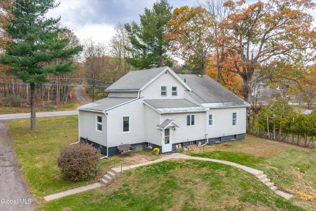 $399,900 | 810 Sacandaga Road, Glenville, NY 12302