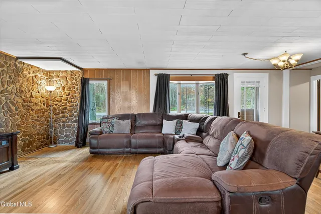 $449,900 | 810 Sacandaga Road, Glenville, NY 12302