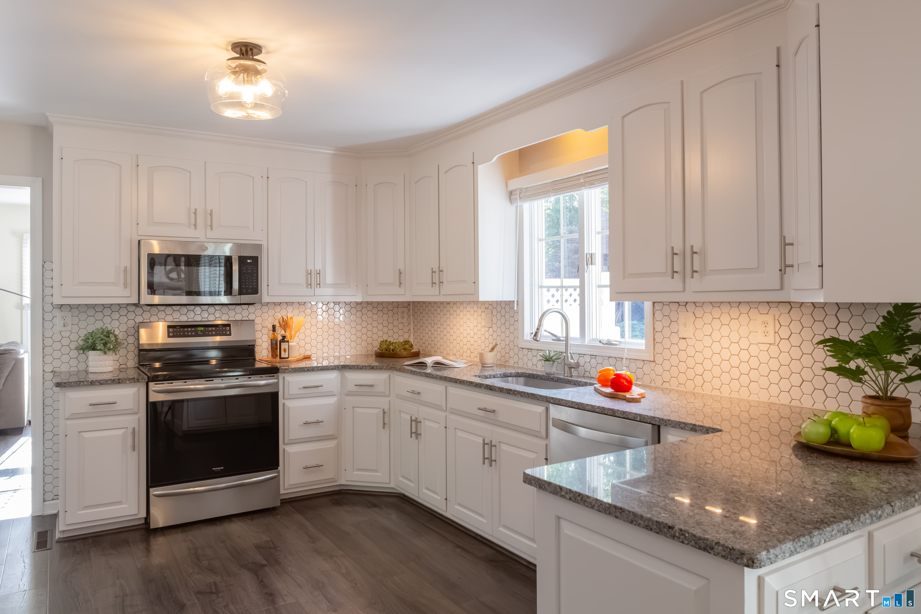 30 Crested Ridge Court Stratford, CT 06614 - Photo 10 of 38