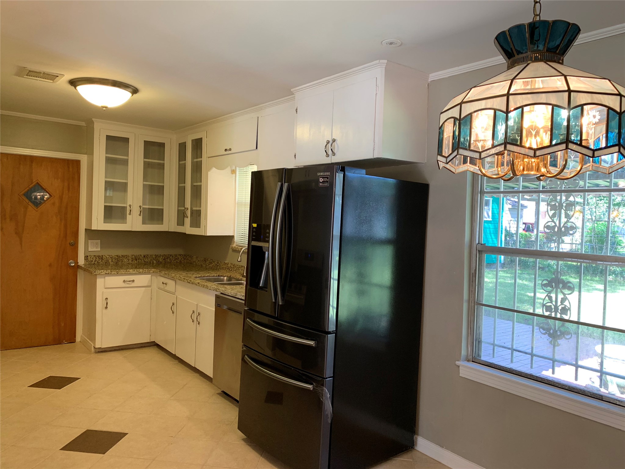 617 Graceland Street Houston, TX 77009 - Photo 9 of 19