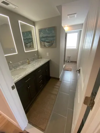 a close up view of a washer and dryer