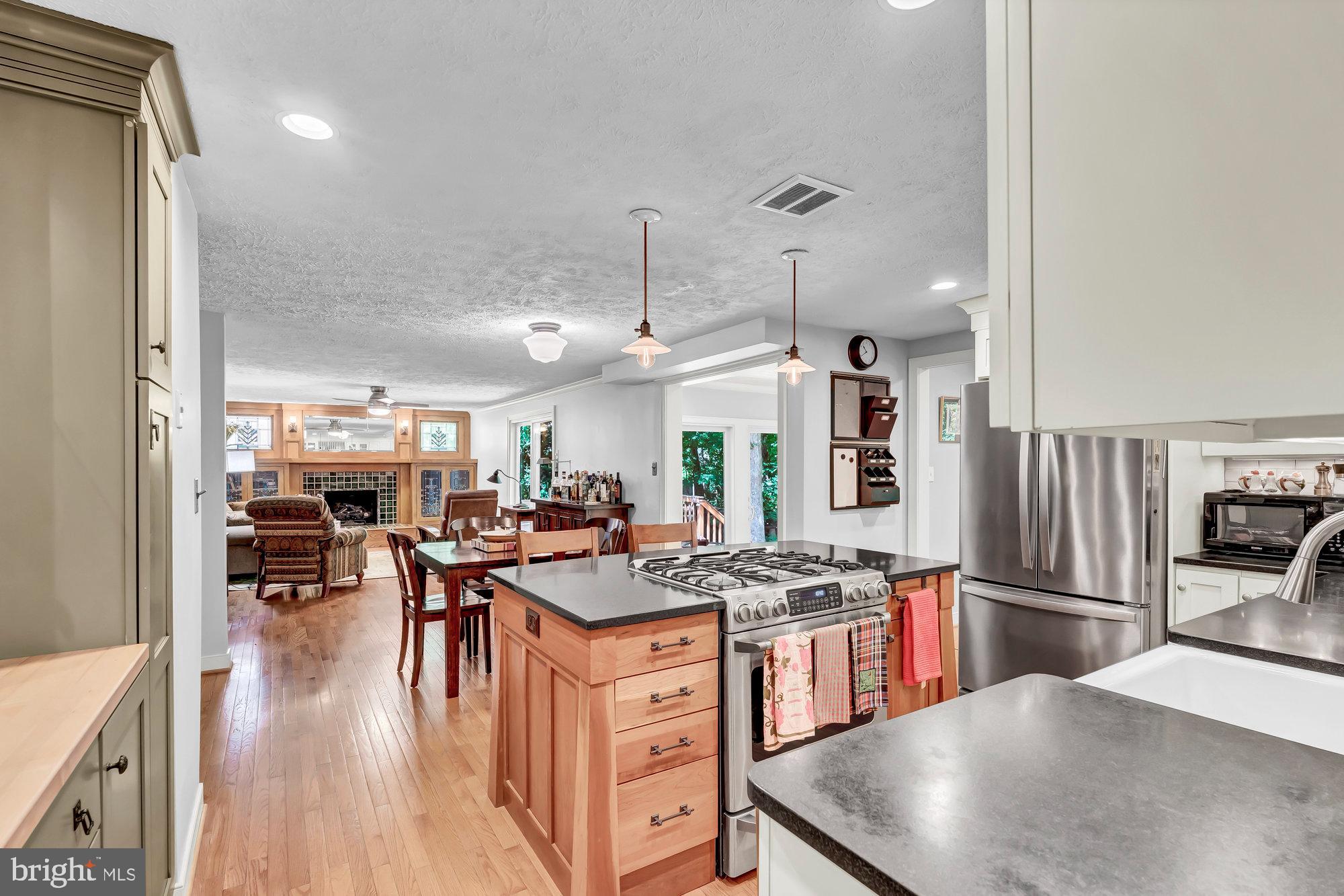2406 Freetown Drive Reston, VA 20191 - Photo 12 of 73 Gallery Image 12