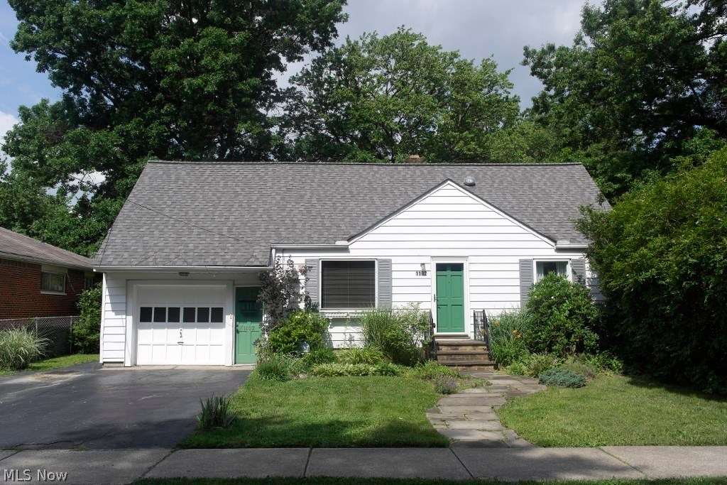 1102 Monarch Road Cleveland, OH 44121 - Photo 1 of 23