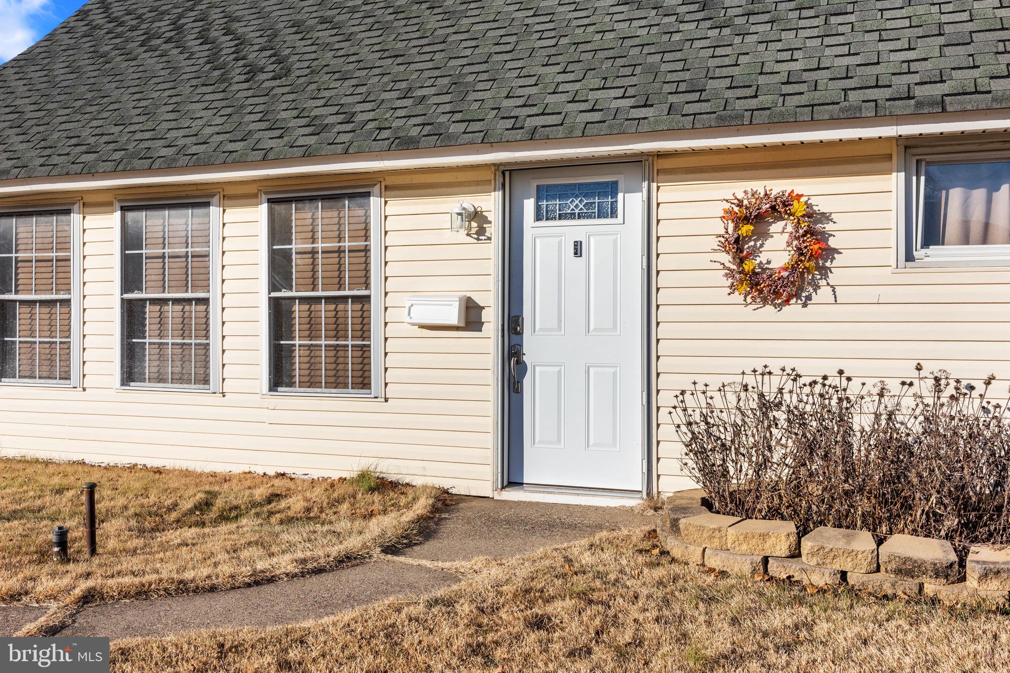 11 Calicobush Road Levittown, PA 19057 - Photo 2 of 20