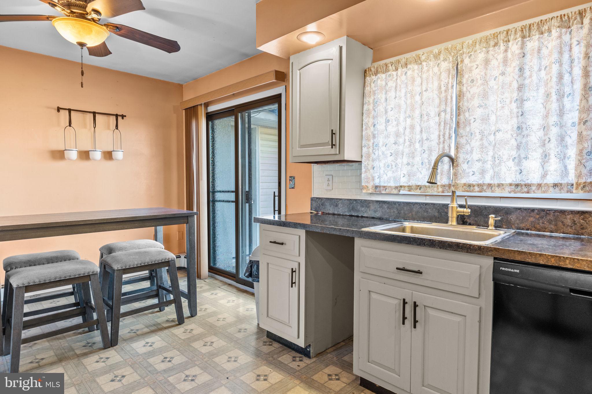 11 Calicobush Road Levittown, PA 19057 - Photo 9 of 20