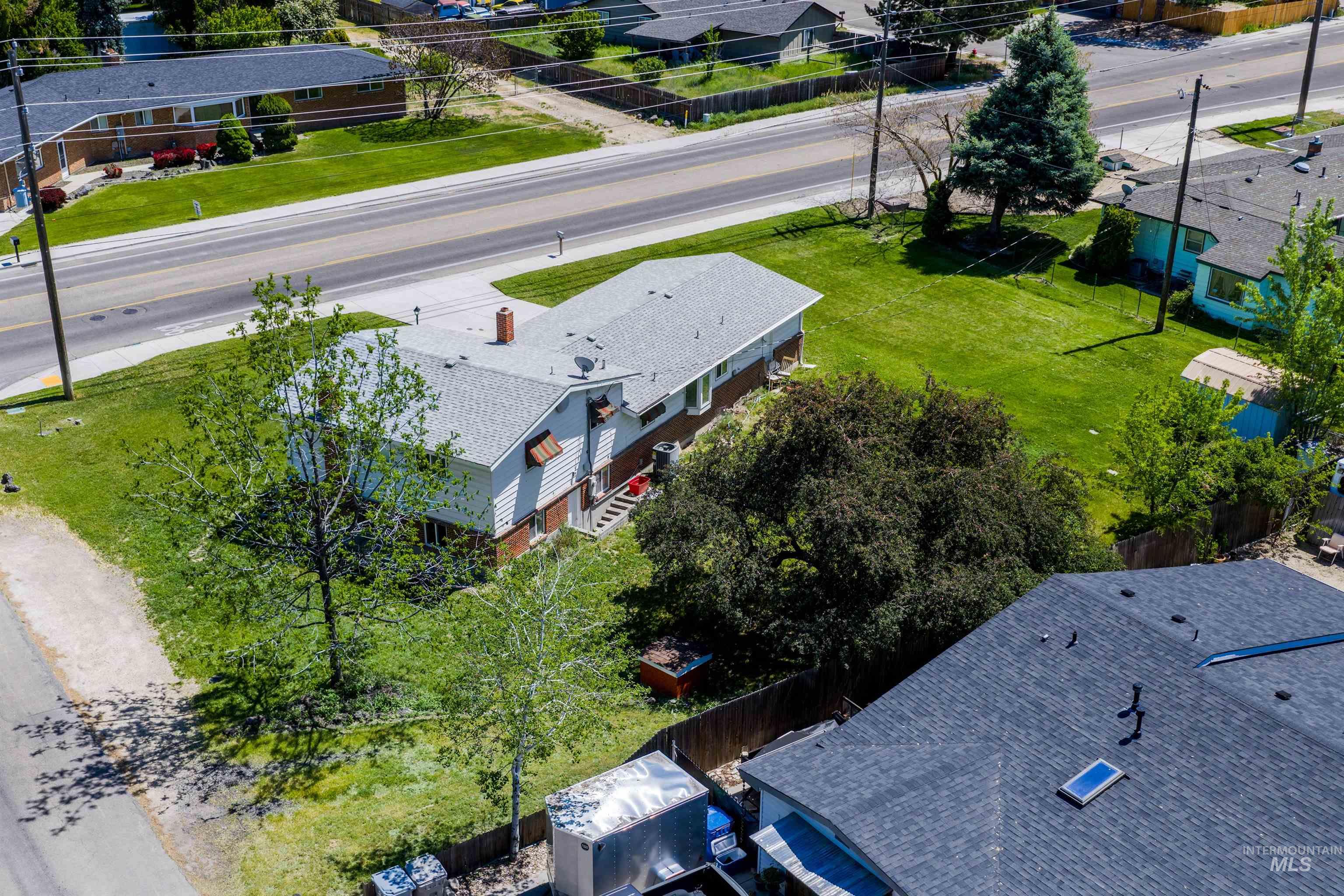 1811 North Maple Grove Road Boise, ID 83704 - Photo 29 of 33