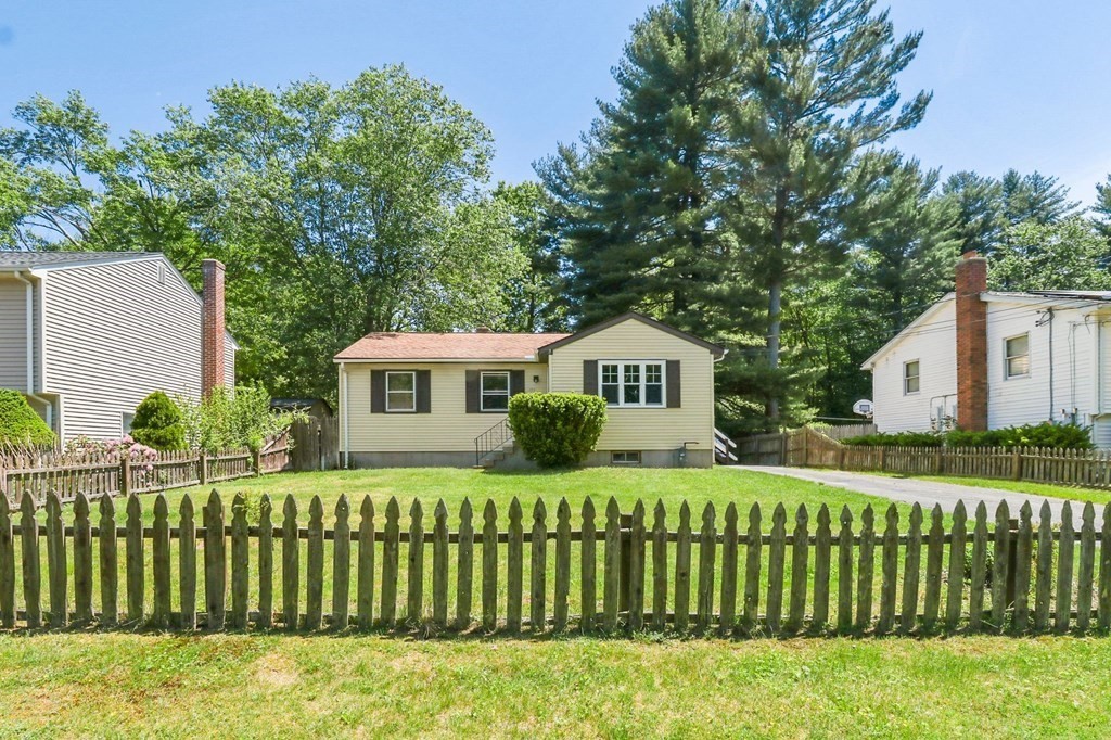 173 Senator Street Springfield, MA 01129 - Photo 1 of 25