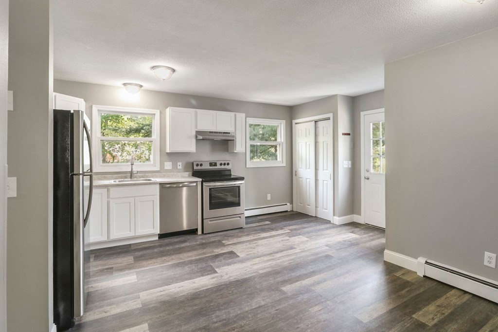 173 Senator Street Springfield, MA 01129 - Photo 5 of 25