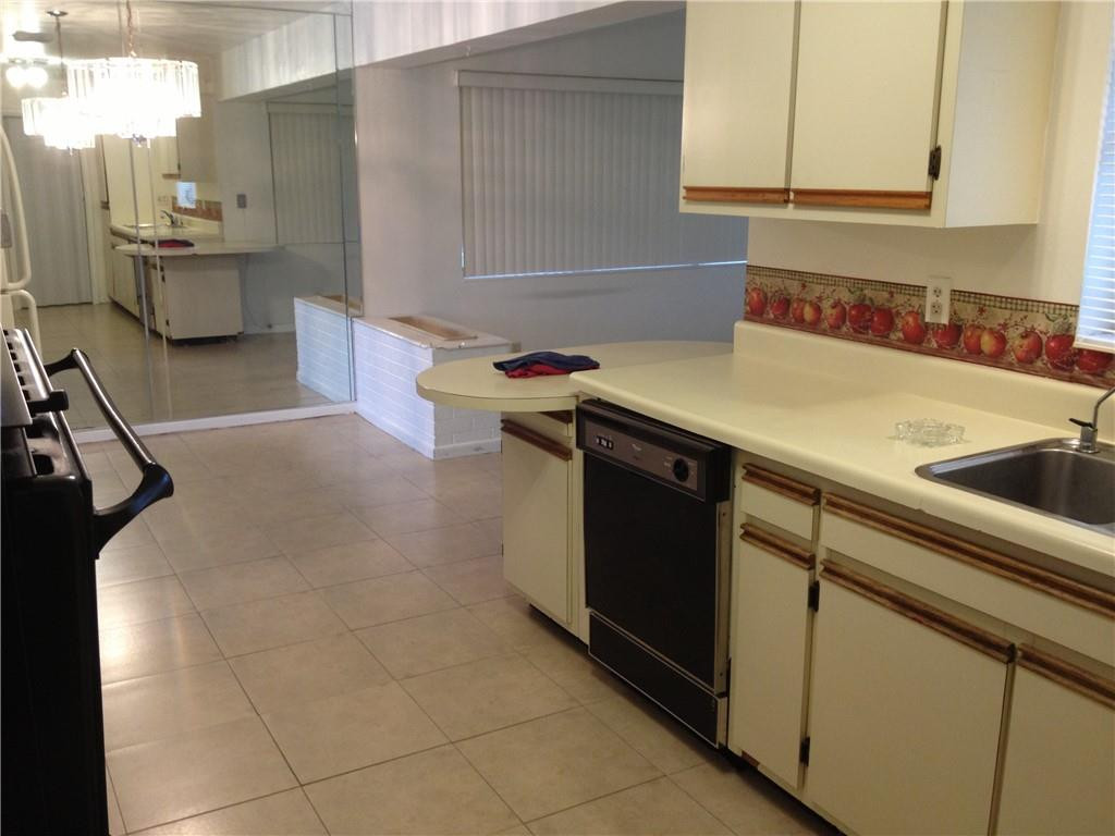 501 West 25th Street Riviera Beach, FL 33404 - Photo 5 of 16 Photo 5