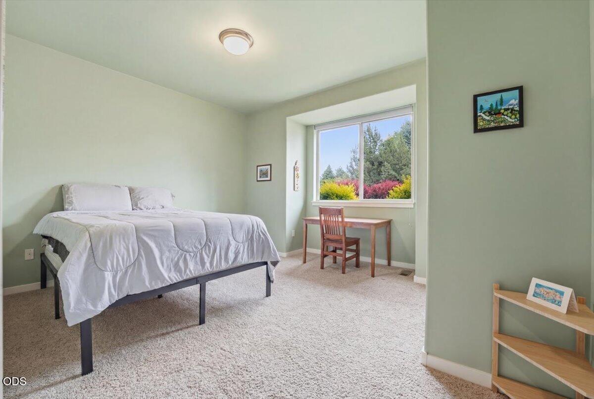 1354 Highland View Loop Redmond, OR 97756 - Photo 29 of 46