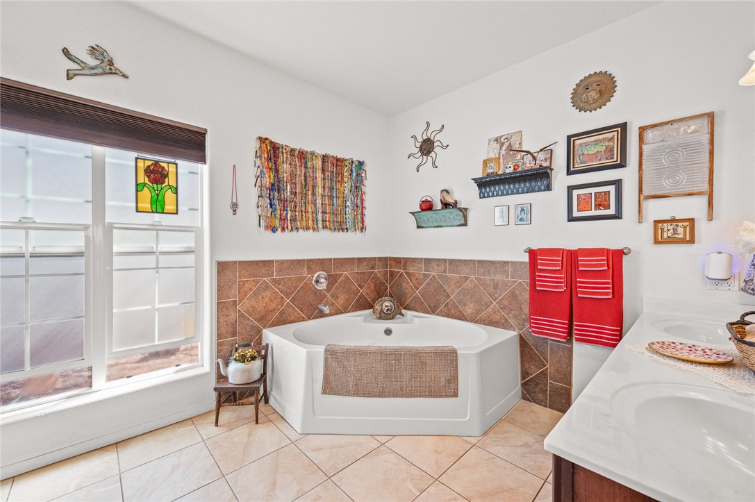 14105 Cactus Road Yucca, AZ 86438 - Photo 20 of 47 Bathroom