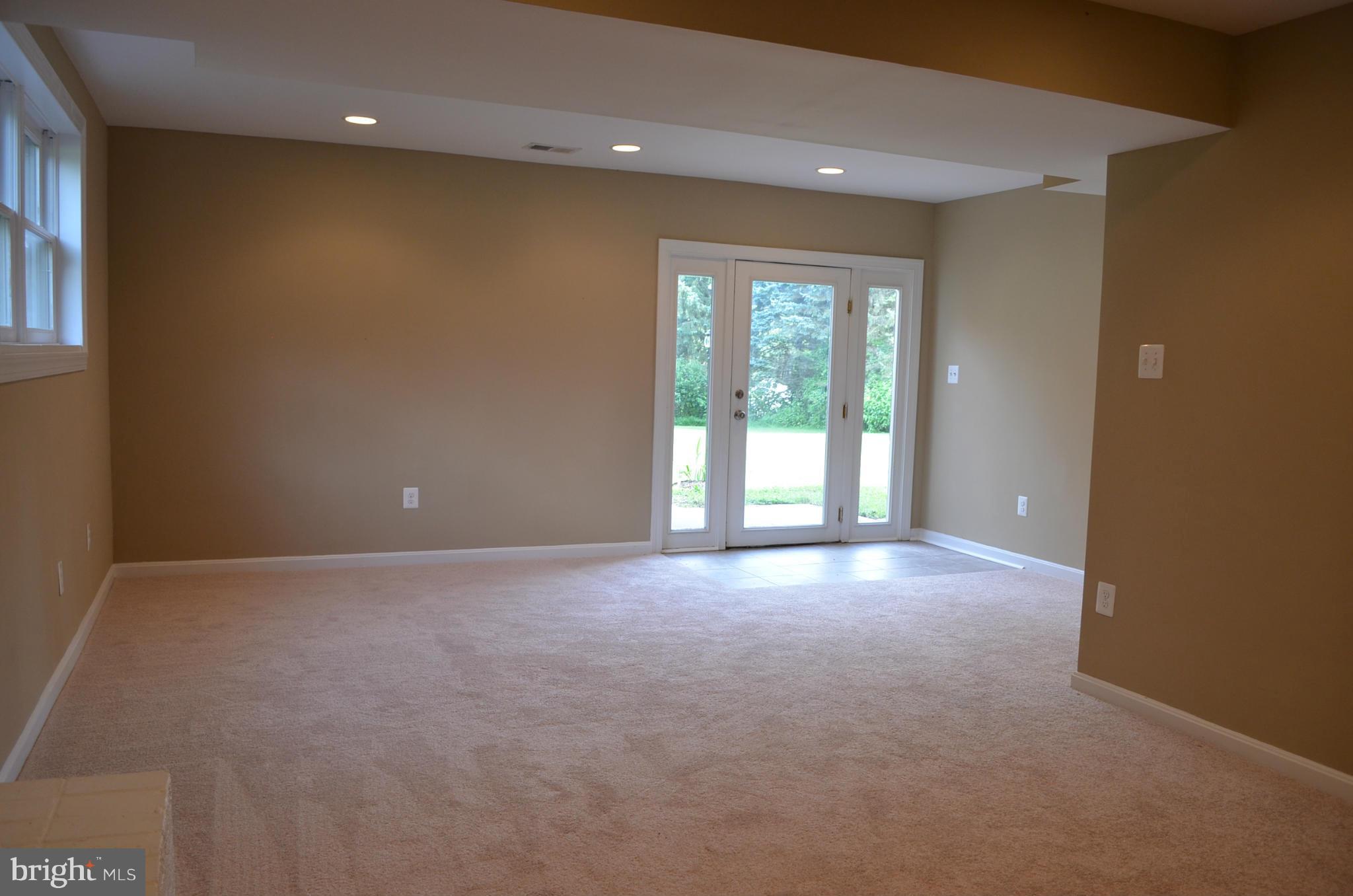 6753 Riley Road Warrenton, VA 20187 - Photo 17 of 29 Family Room